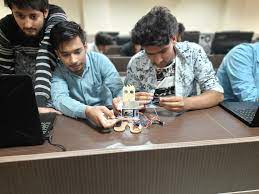 7 Signs That a B.Tech college in Delhi is Perfect for You