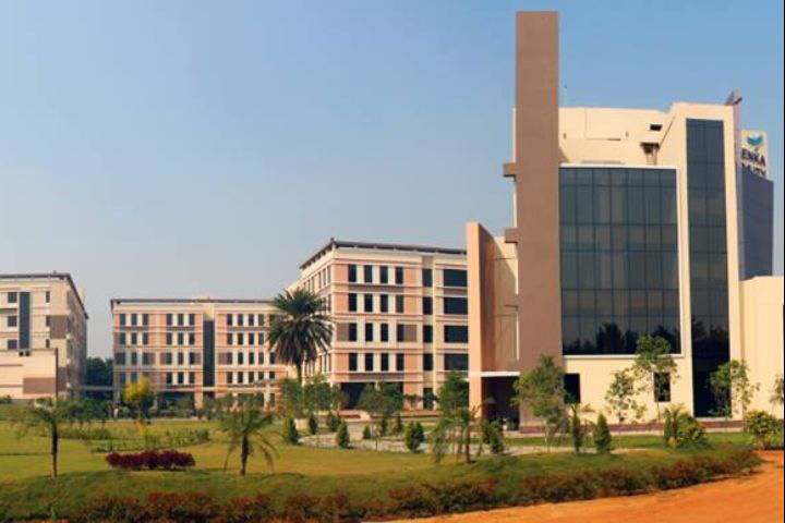 Consider these 7 factors to find the best university in Delhi NCR